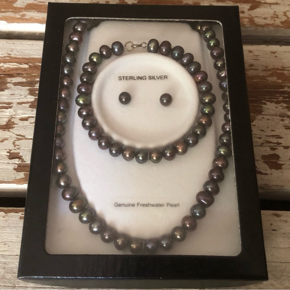 Genuine Freshwater Pearls Sterling Silver Necklace Bracelet Earrings Boxed Set